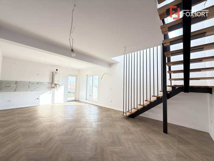 Duplex cu 4 camere cu Teren 374 Mp în Covaci