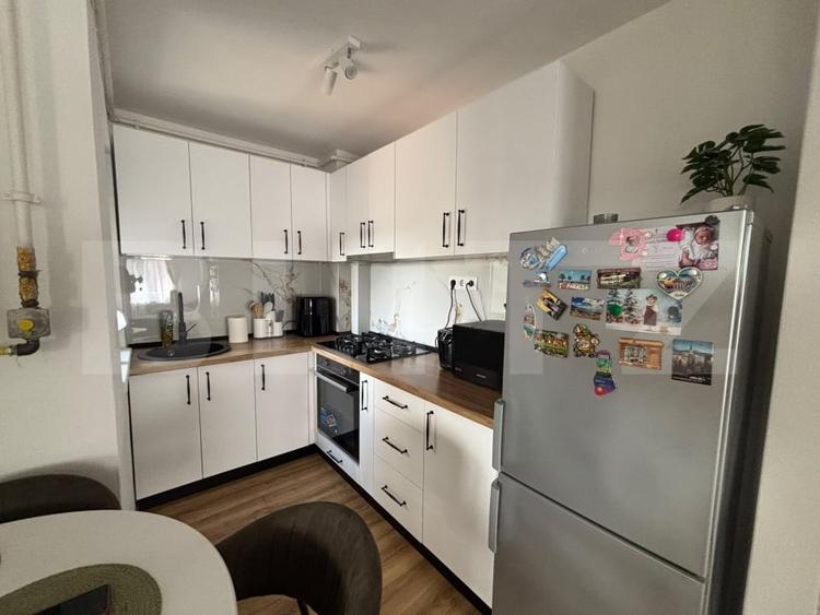 Apartament cu 3 camere decomandat, mobilat în Sântandrei
