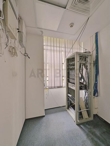 Birou, de 600 mp, în Militari