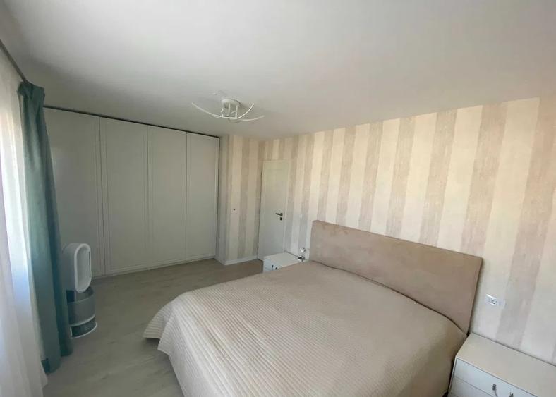 Duplex cu 4 camere cu Canalizare în Bucium