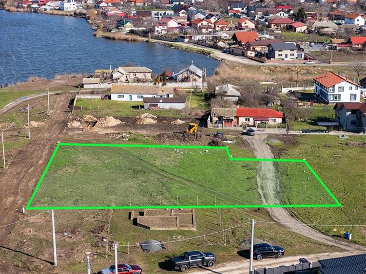 Teren Construcții intravilan de 615 mp, în Corbu