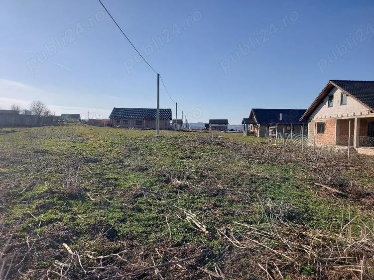Teren de 505 mp, în Roșia