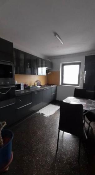 Garsonieră decomandată în Casa de Cultură