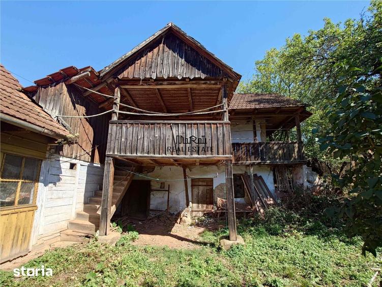 Casă cu 2 camere cu Teren 9223 Mp în Lunca
