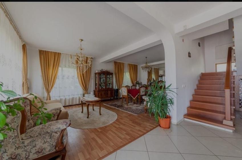 Casă cu 4 camere în Radu Negru