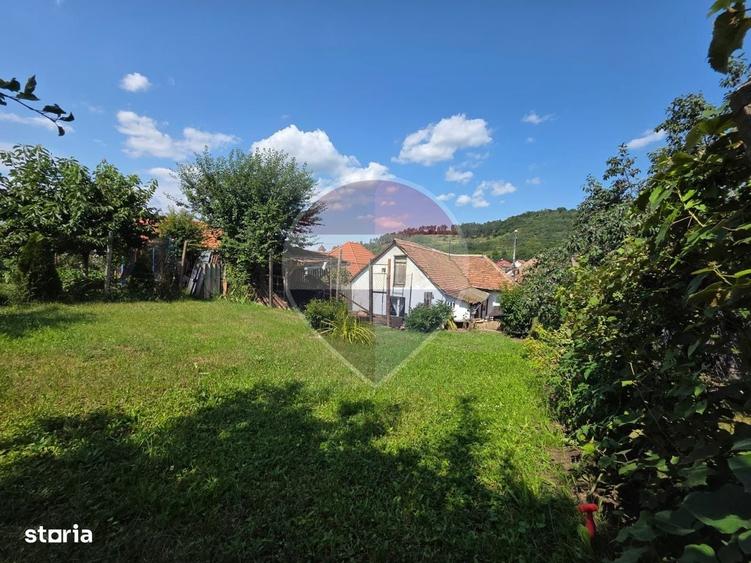 Casa cu priveliste frumoasa si curte proprie-strada Anton Pann Medias - 2