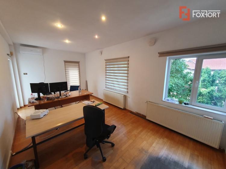 Casă individuală cu 9 camere cu Piscina în Braytim