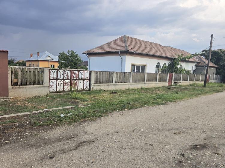 Casă cu 3 camere în Central