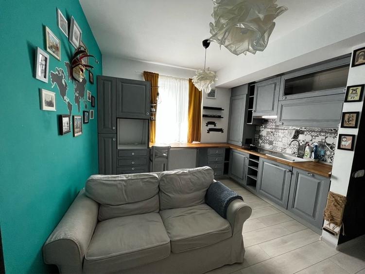 Apartament cu 2 camere decomandat în Exterior Vest