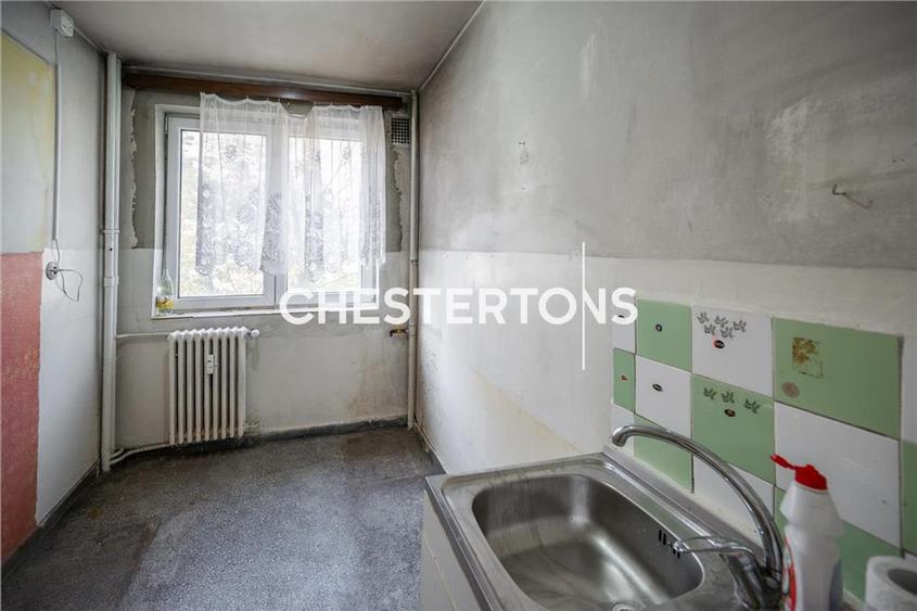 Apartament cu 3 camere semidecomandat în Gara de Nord