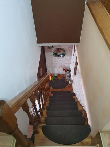 Apartament cu 4 camere decomandat în Florești