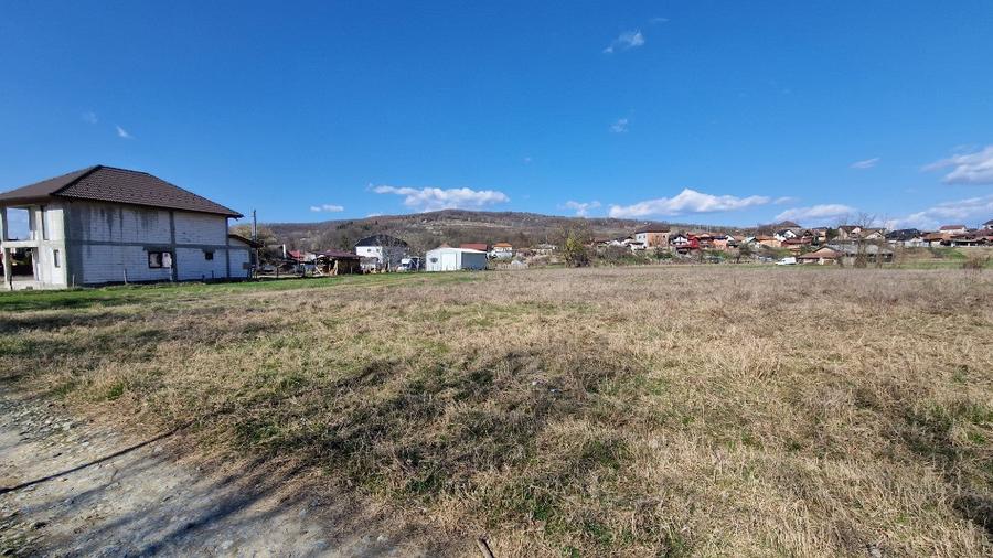 Teren de 2550 mp, în Budești