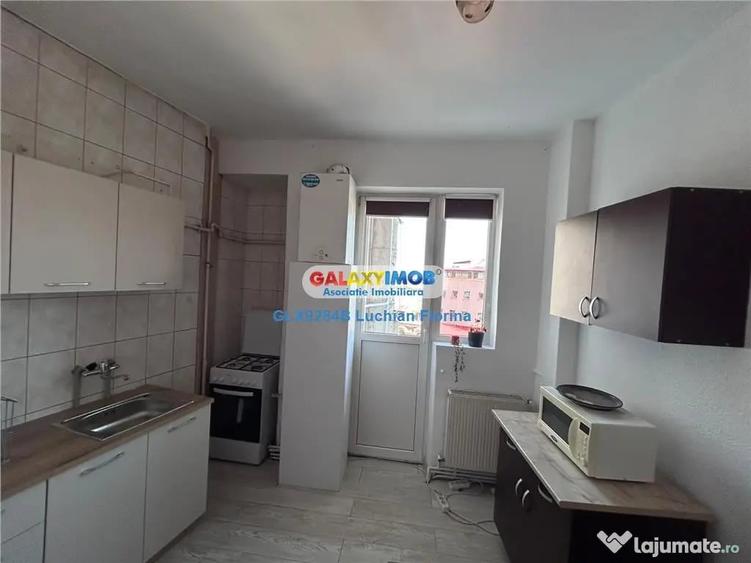 Apartament cu 2 camere decomandat în Universitate