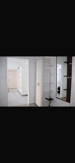 Apartament cu 3 camere semidecomandat în Vlădeni
