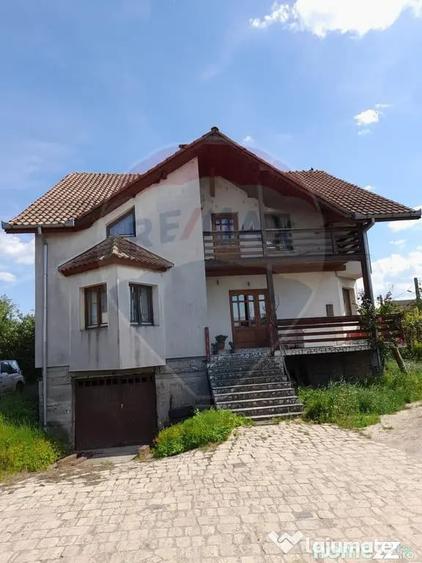 Casă cu 6 camere cu Teren 1484 Mp în Oșorhei