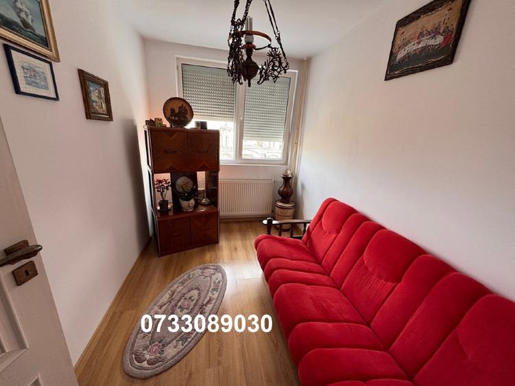 Apartament cu 3 camere semidecomandat în Drumul Taberei