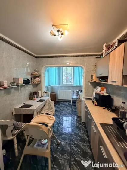 Apartament cu 2 camere decomandat în Tomis Nord