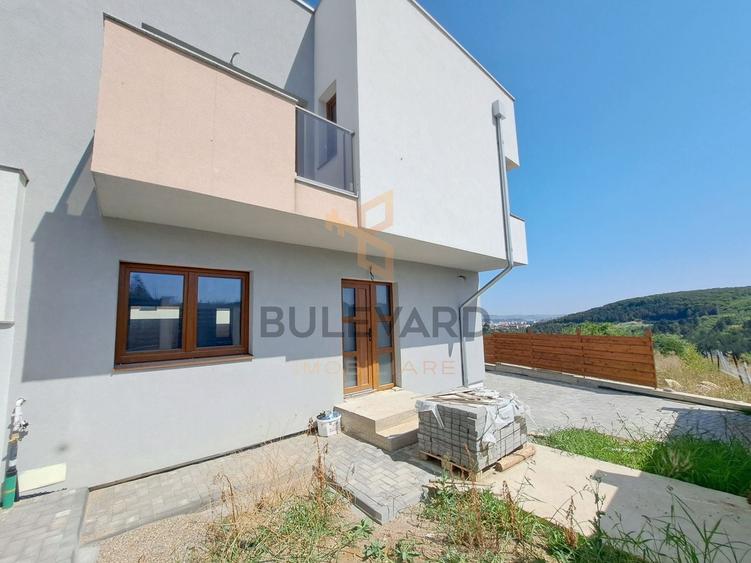 Duplex cu 4 camere cu Canalizare în Florești