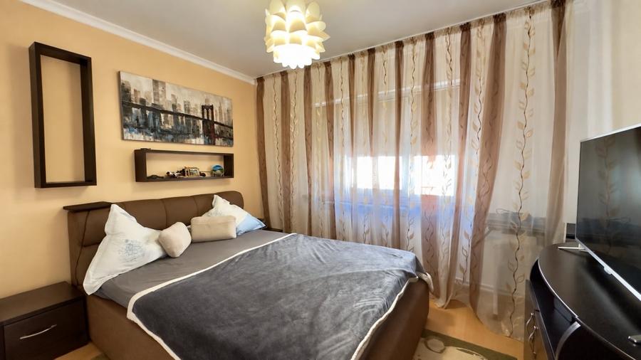 Apartament cu 4 camere decomandat, mobilat în CET