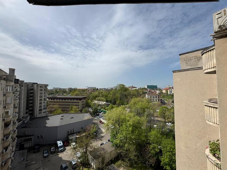 Apartament cu 3 camere decomandat, mobilat în Unirii