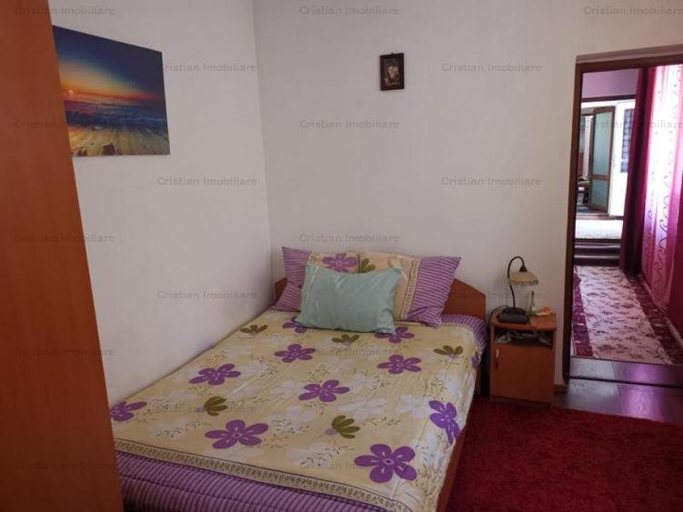 Casă cu 3 camere cu Canalizare în Central