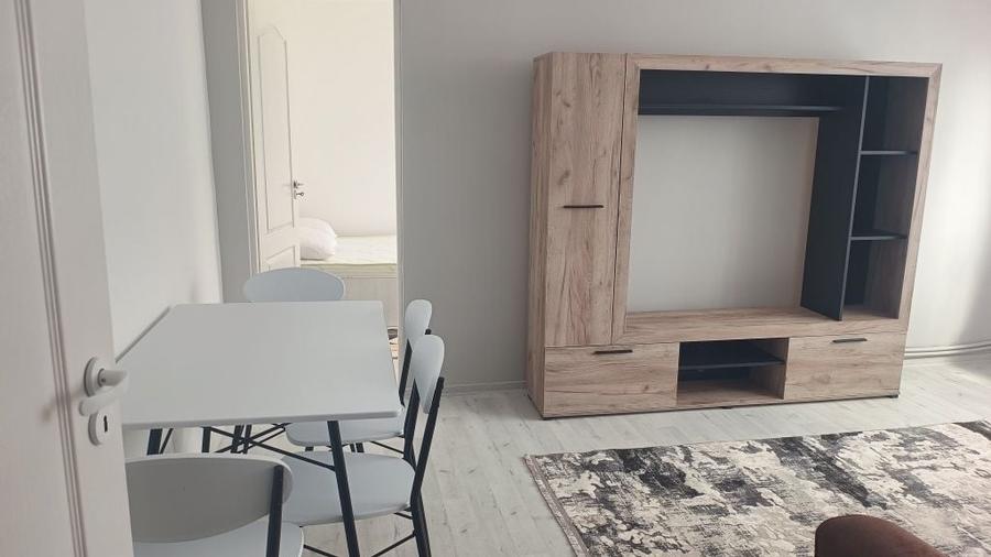 Apartament cu 2 camere în Micro 15