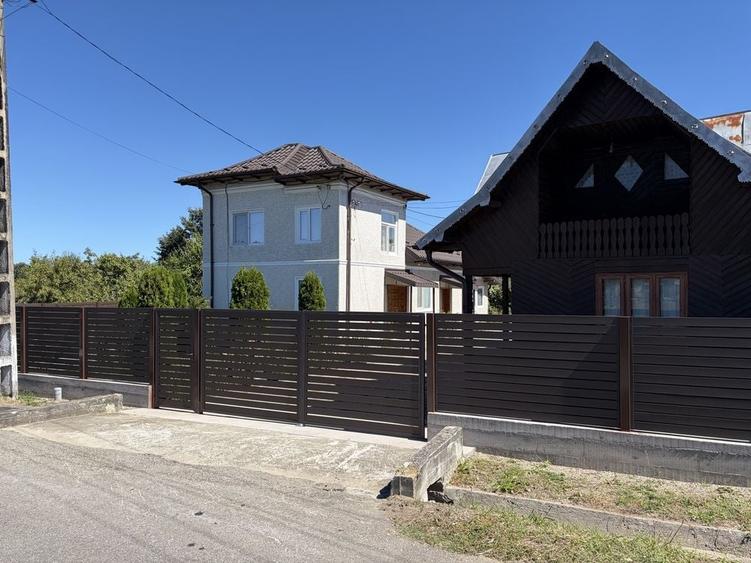 Casă cu 4 camere în Cârcești