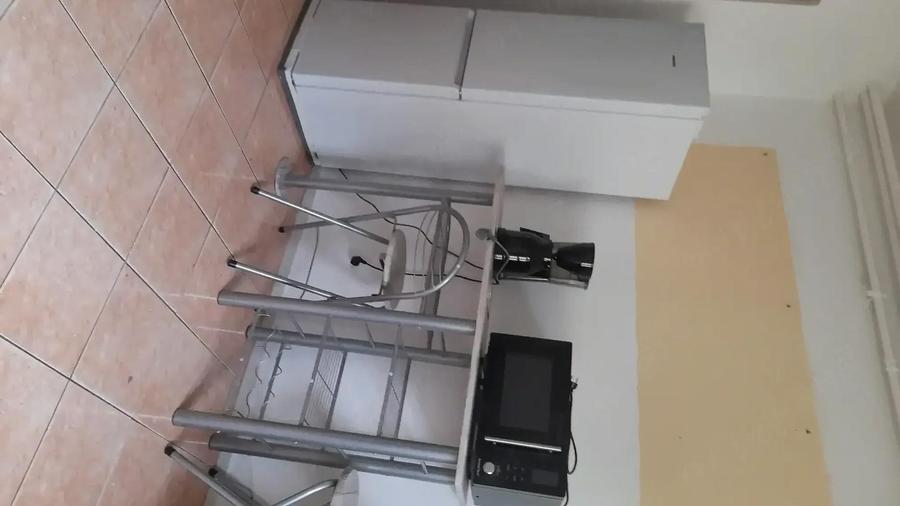 Inchiriez garsoniera 120 euro - 1