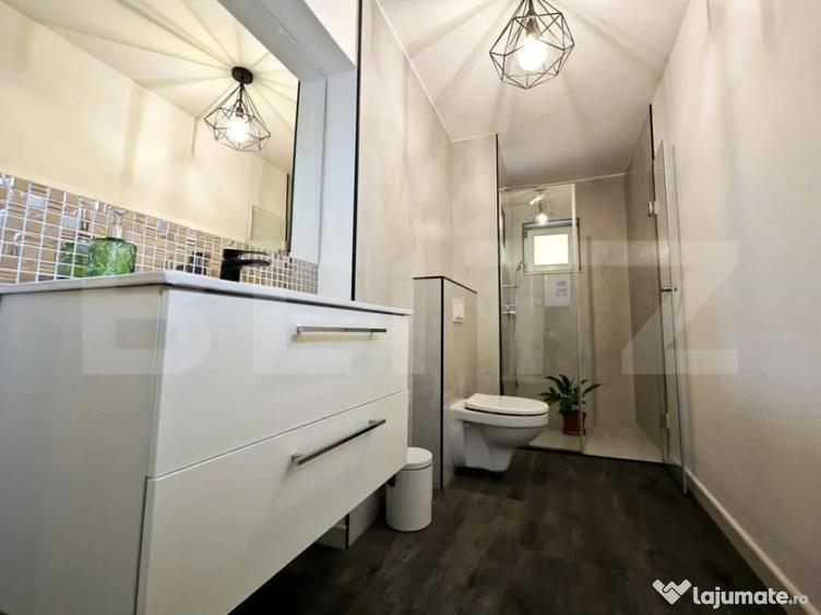 Casă cu 7 camere cu Teren 1000 Mp în Sântandrei