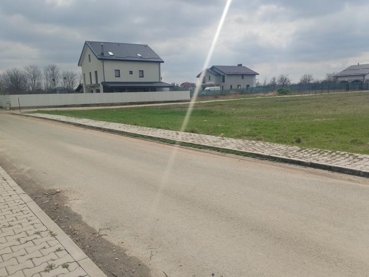 Teren Construcții intravilan de 450 mp, în Dragomirești-Vale