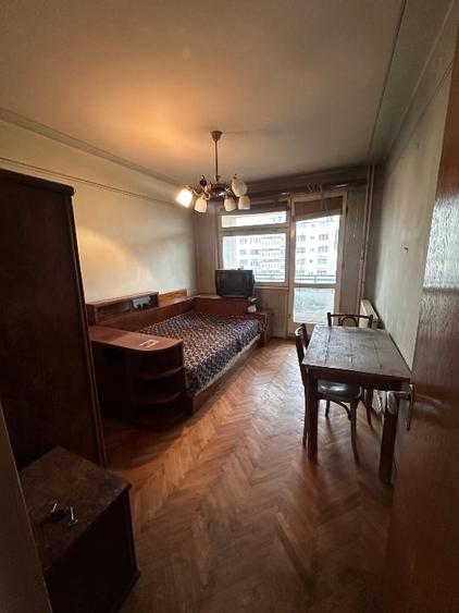 Apartament cu 3 camere semidecomandat în Ultracentral