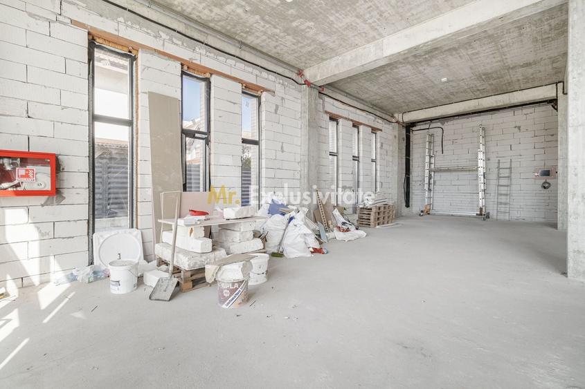Spațiu comercial, de 924 mp, în Tunari