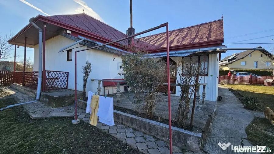 Casă cu 3 camere cu Teren 4900 Mp în Central