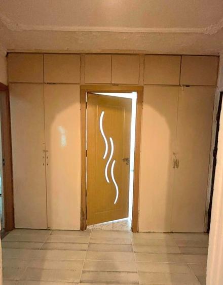 Apartament cu 3 camere decomandat în Prundu