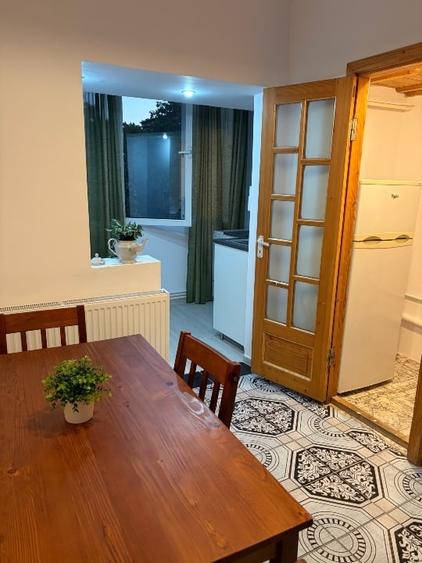 Apartament cu 2 camere decomandat, mobilat în Lipovei