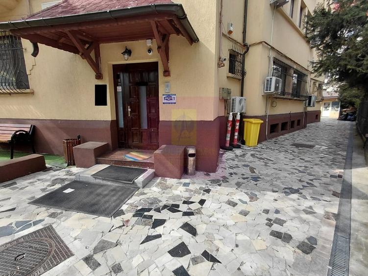 Casă cu 25 camere în Cotroceni