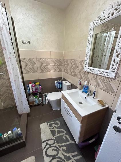 Apartament cu 3 camere semidecomandat în Iris