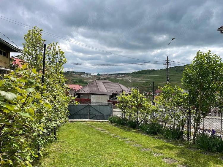 Casă cu 3 camere cu Teren 900 Mp în Central