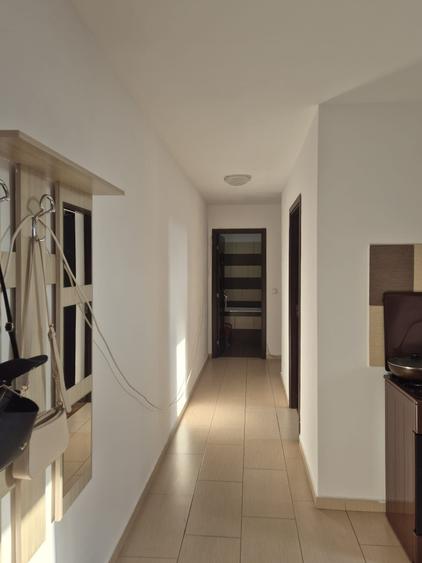 Apartament cu 3 camere decomandat în Spitalul Județean