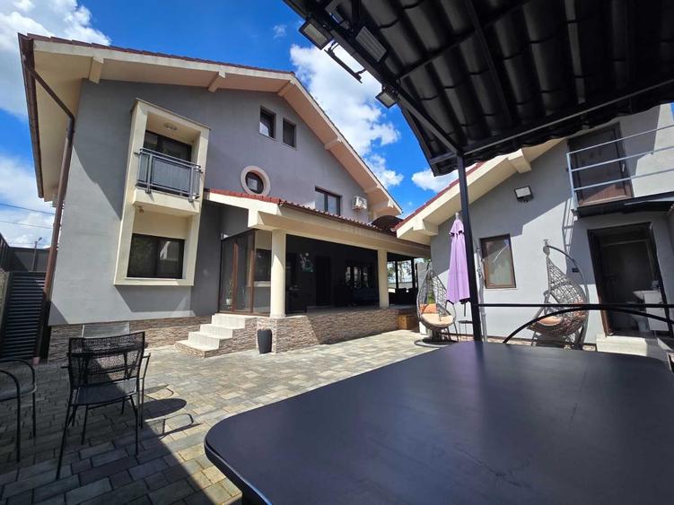 Casă cu 4 camere cu Teren 450 Mp în Central