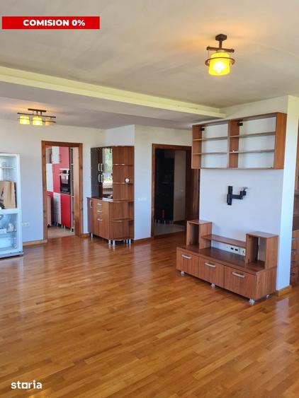 Apartament cu 4 camere decomandat în Ștrand