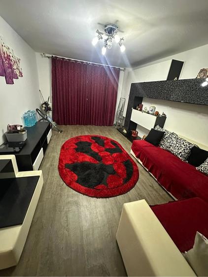 Inchiriez ap. 3 camere parter - 4