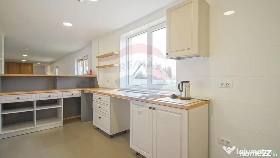 Casă cu 3 camere cu Teren 1400 Mp în Stupini