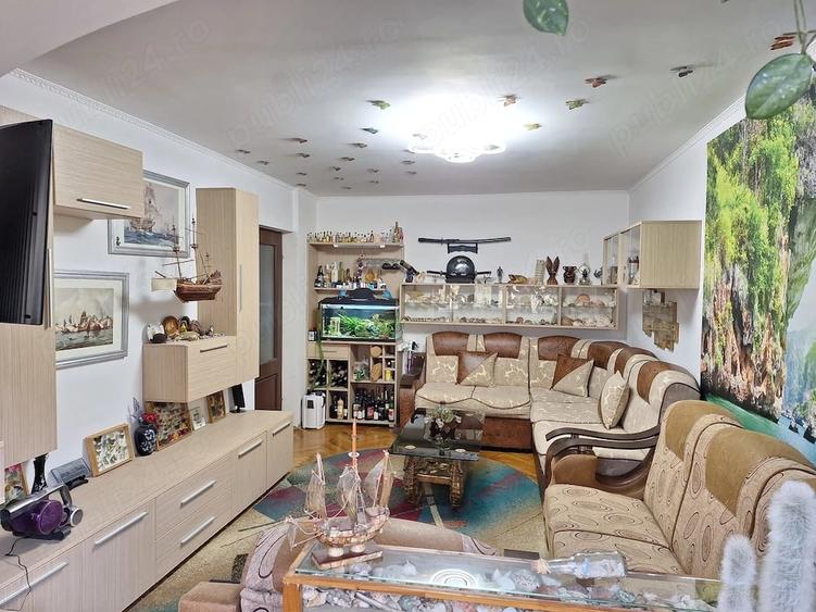 Apartament cu 4 camere decomandat în Nord