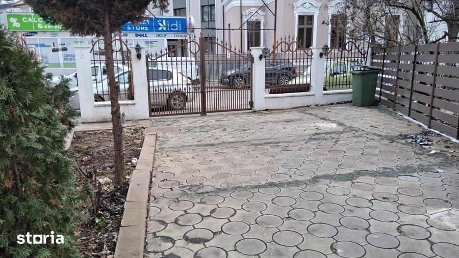 Spațiu comercial, de 100 mp, în Ultracentral