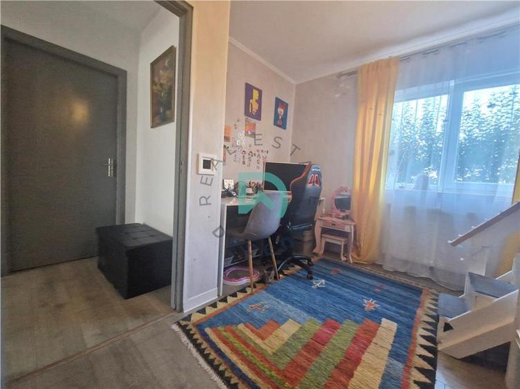 Apartament cu 3 camere decomandat în Sânpetru