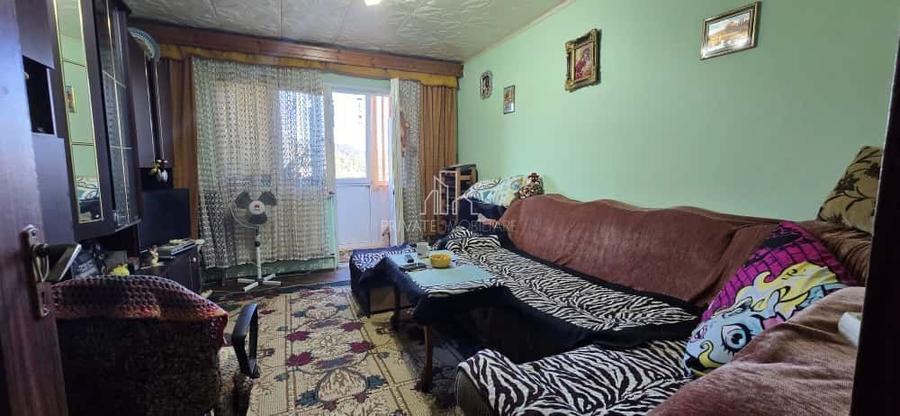 Apartament cu 3 camere decomandat, mobilat în Est
