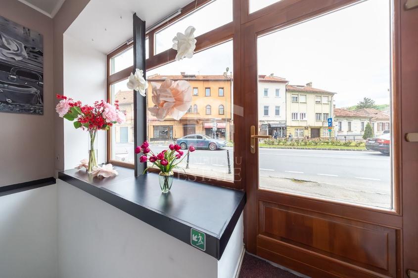 Spațiu comercial, de 72 mp, în Central