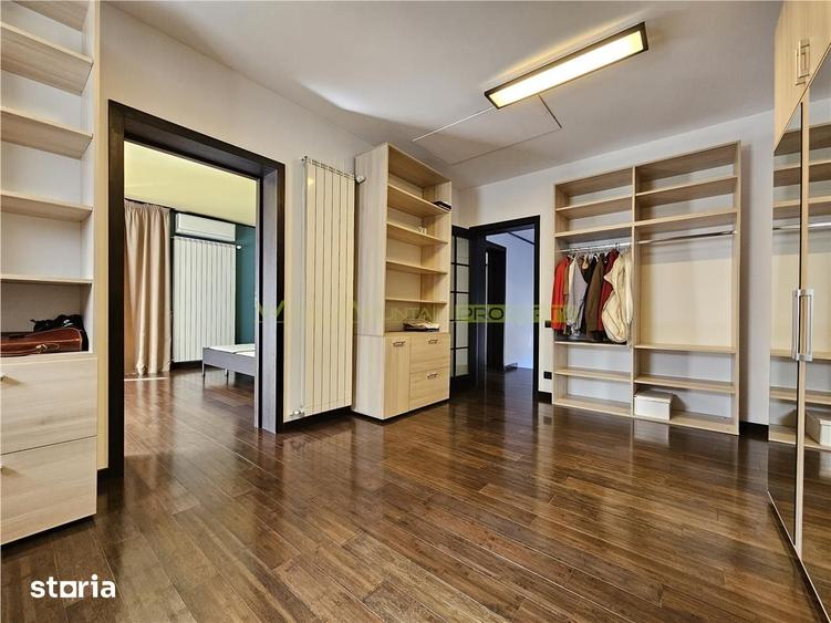 Casă cu 6 camere cu Teren 1100 Mp în Dârste