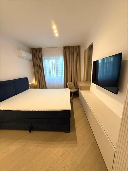 Apartament cu 3 camere semidecomandat, mobilat în Pipera